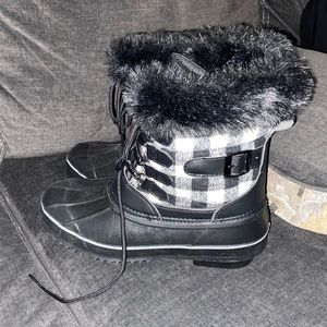 Torrid Duck Boots Brand New with tag on the bottom